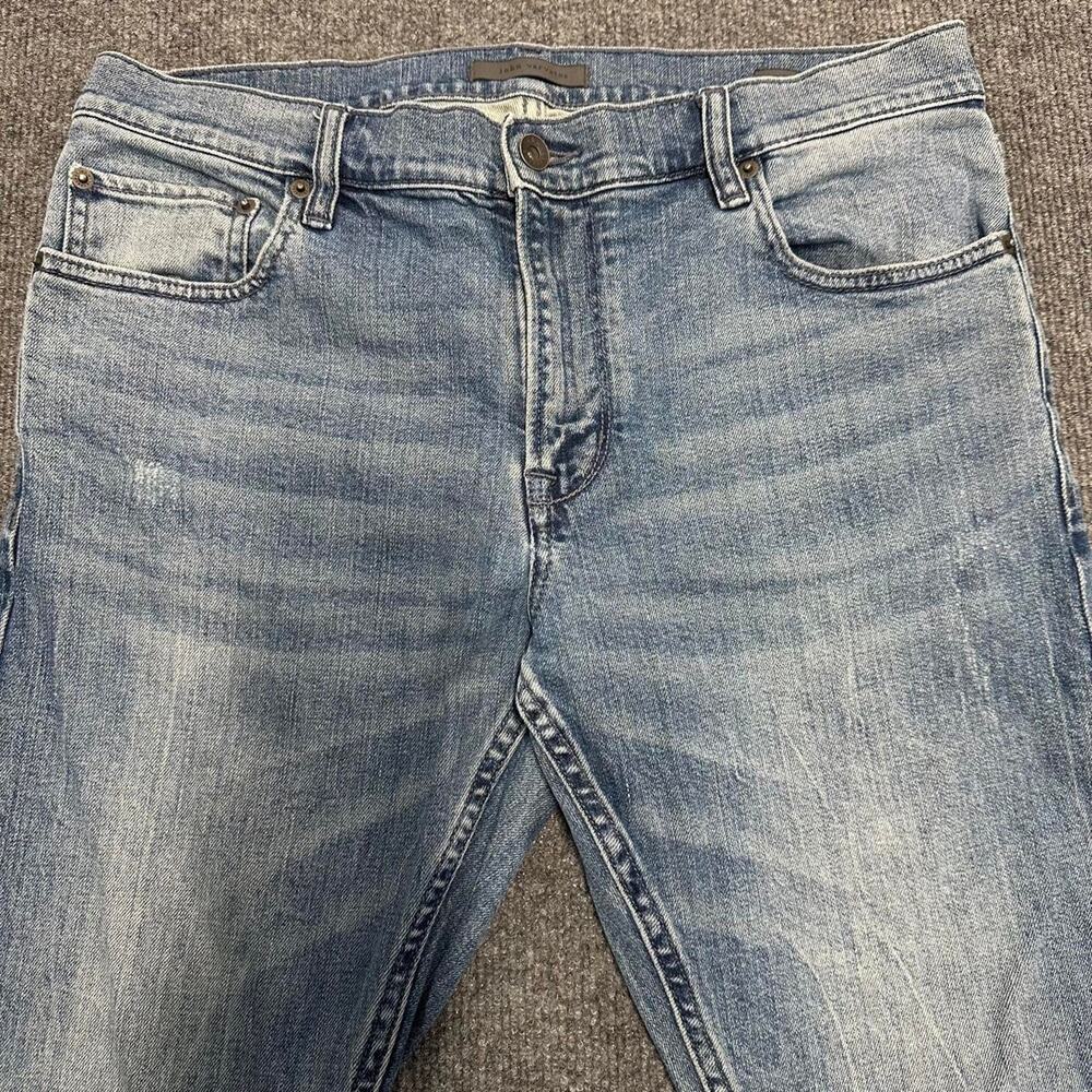 John Varvatos Men’s JV 702 - Slim Fit Jeans Stone Wash Designer Denim 32x31 - Picture 2 of 8